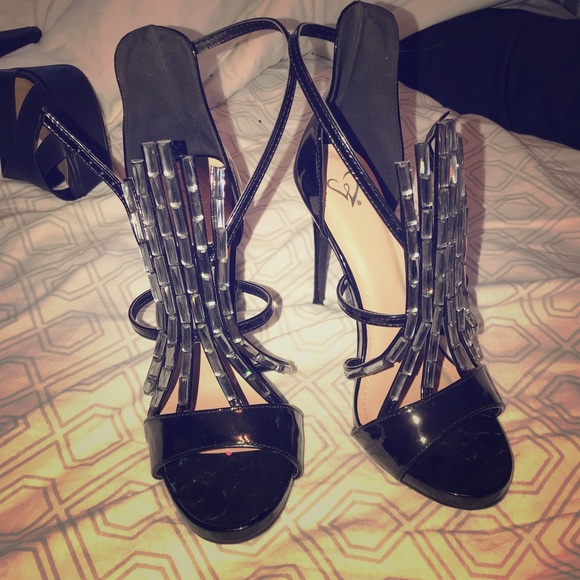 heels - Picture 1 of 3